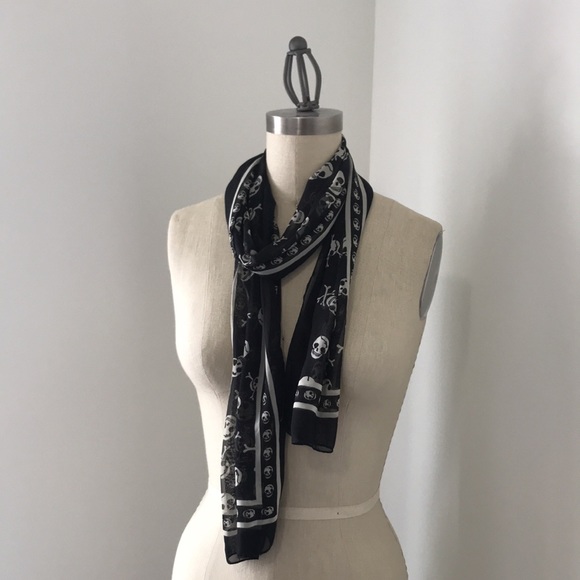 Scarf - Picture 3 of 6